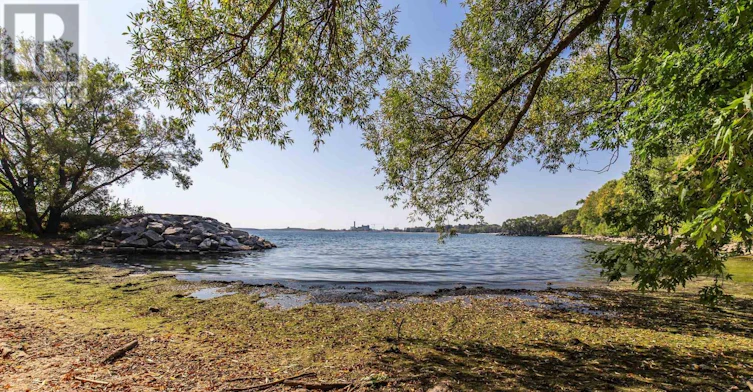 20 Park Boulevard, Toronto, ON, M8W 1G7 - 7