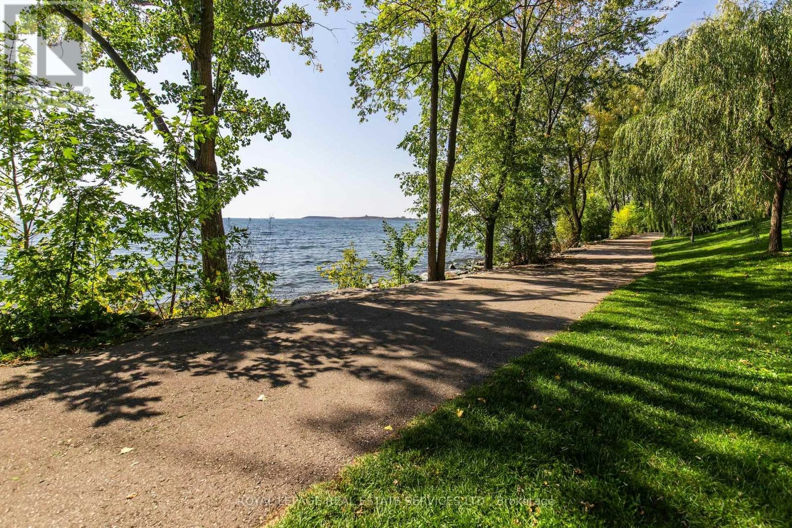 20 Park Boulevard, Toronto, ON, M8W 1G7 - 8