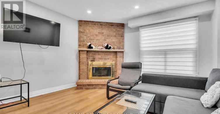 362 Kingsbridge Garden Circle, Mississauga, ON, L5R 1K8 - 11