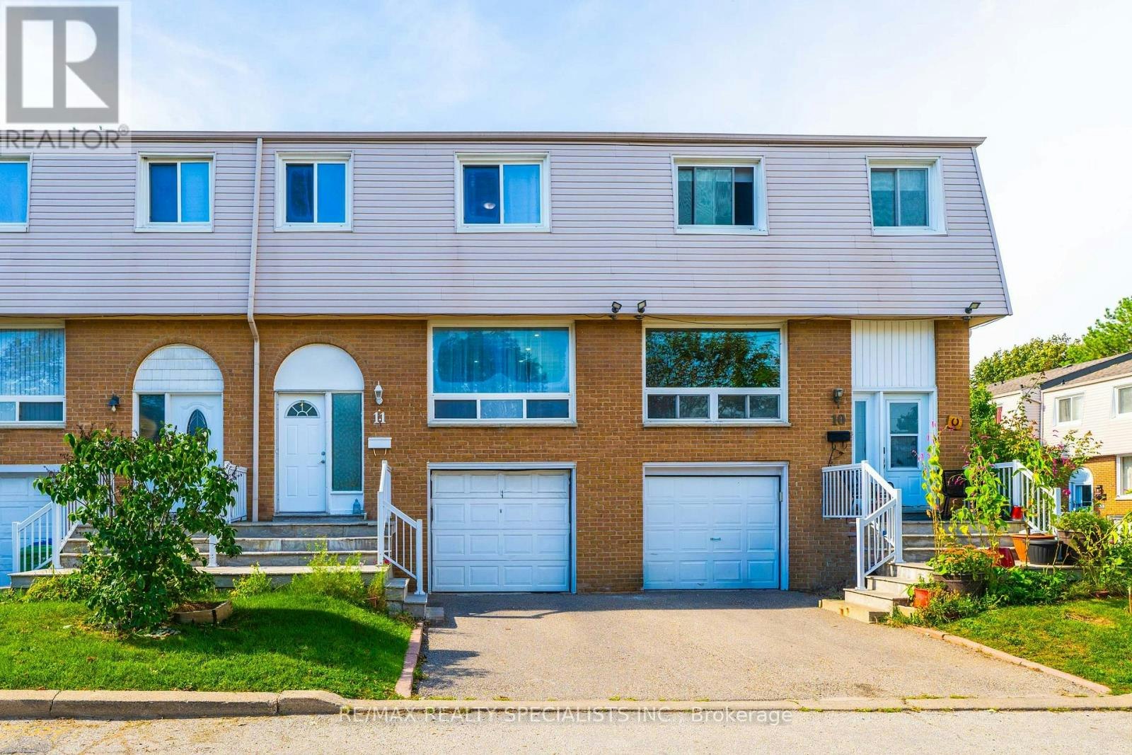 11-3525 Brandon Gate Drive, Mississauga, ON, L4T 3M3