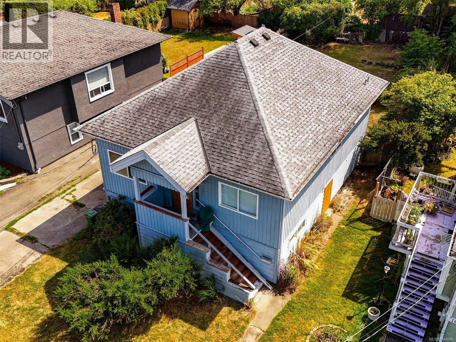 1637 Pembroke Street, Victoria, BC, V8R 1W4