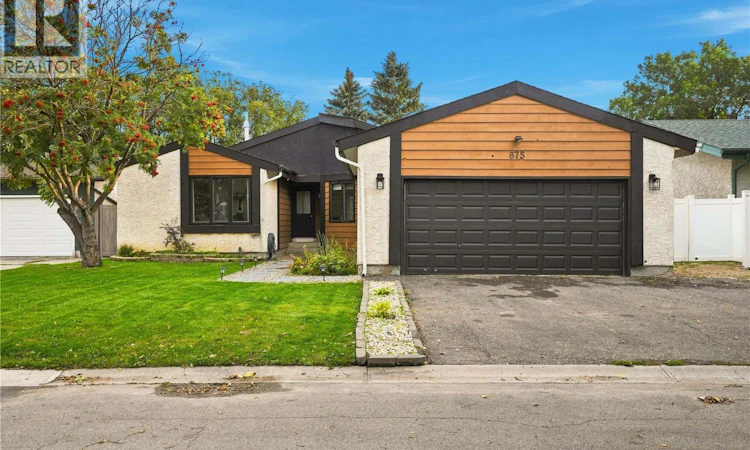 875 Seymour Crescent