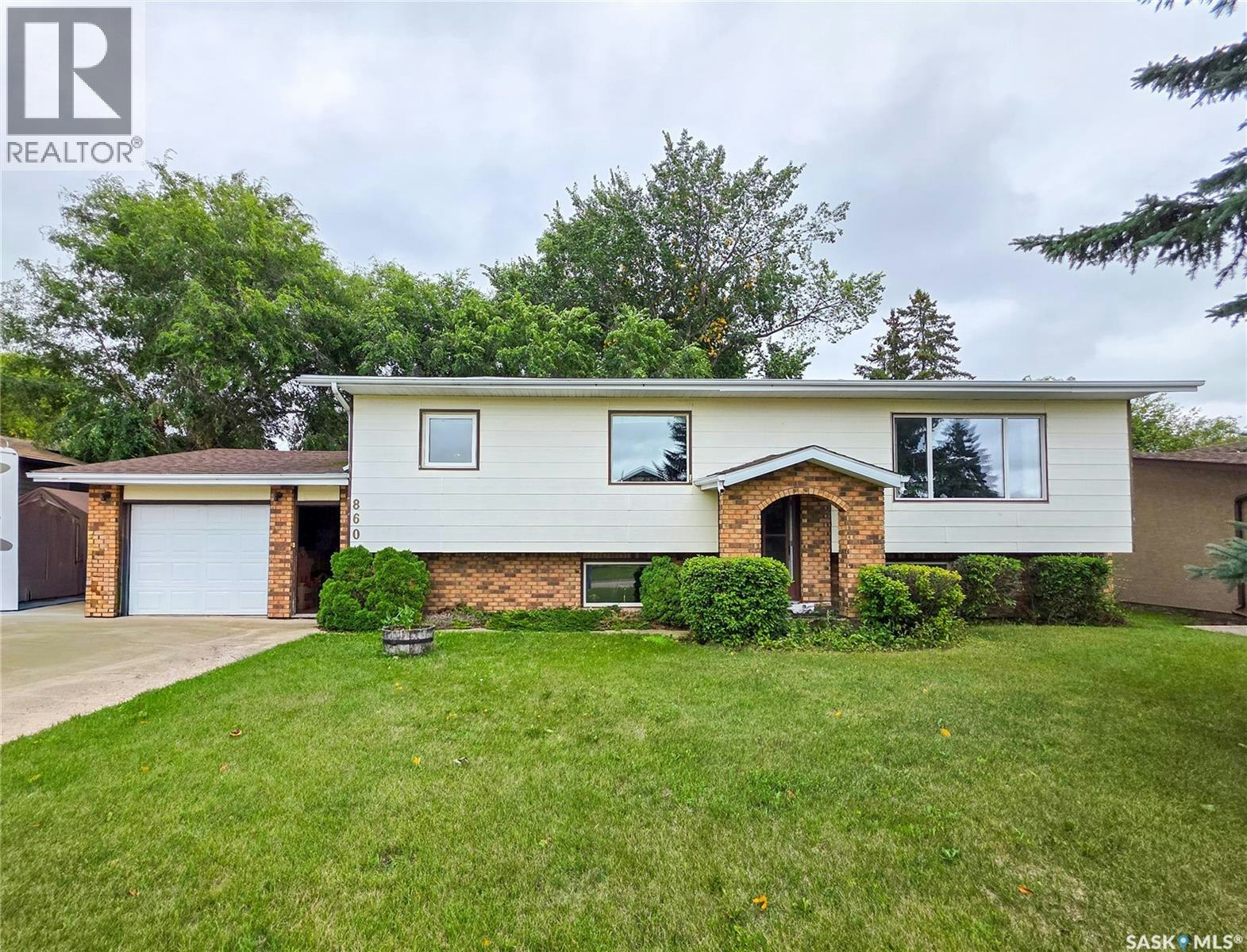 860 Montreal Street, Melville, SK, S0A 2P0