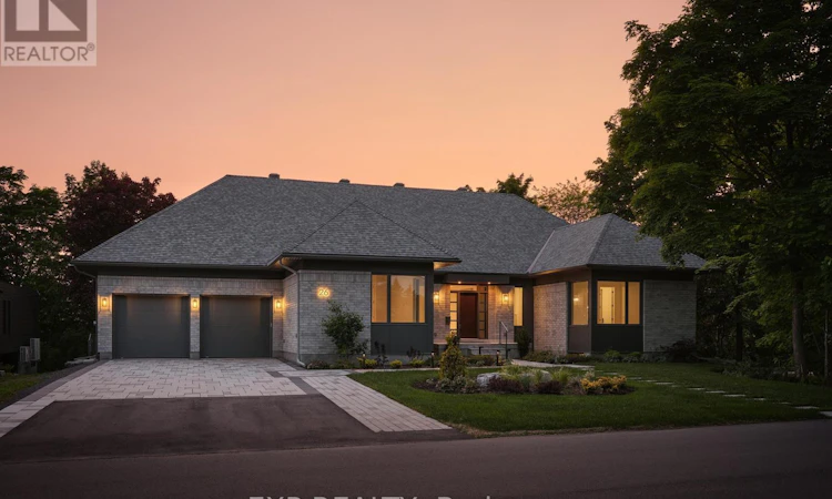 26 Clovelly Road W