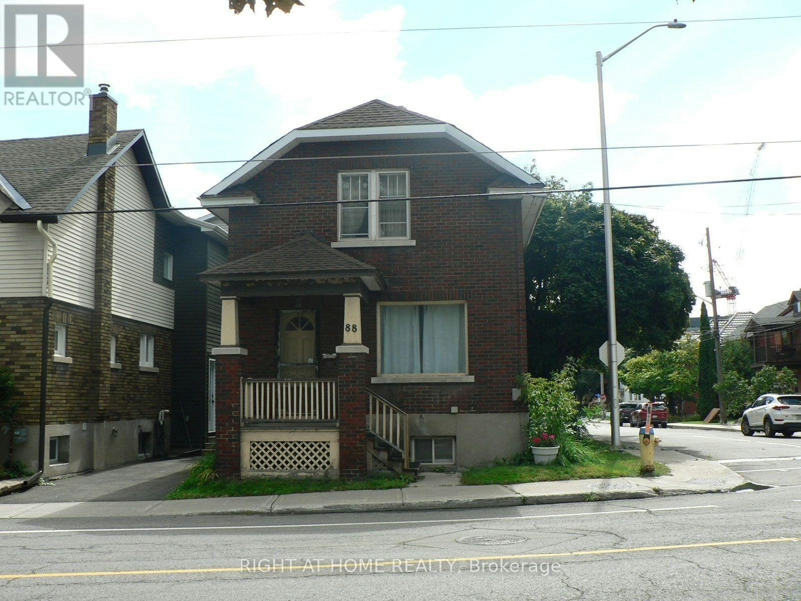 88 Lees Avenue, Ottawa, ON, K1S 0C1