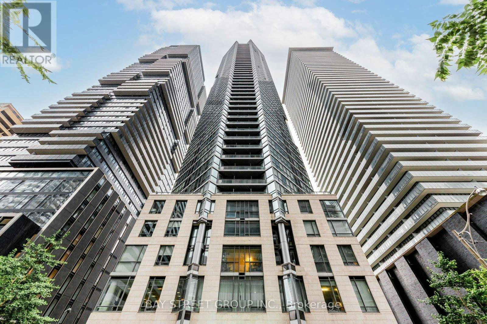 5102-45 Charles Street E, Toronto, ON, M4Y 0B8
