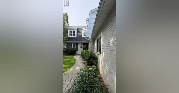 28 Pinnacle Road, Toronto, ON, M2L 2V8 - 3