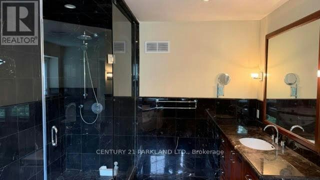 28 Pinnacle Road, Toronto, ON, M2L 2V8 - 24