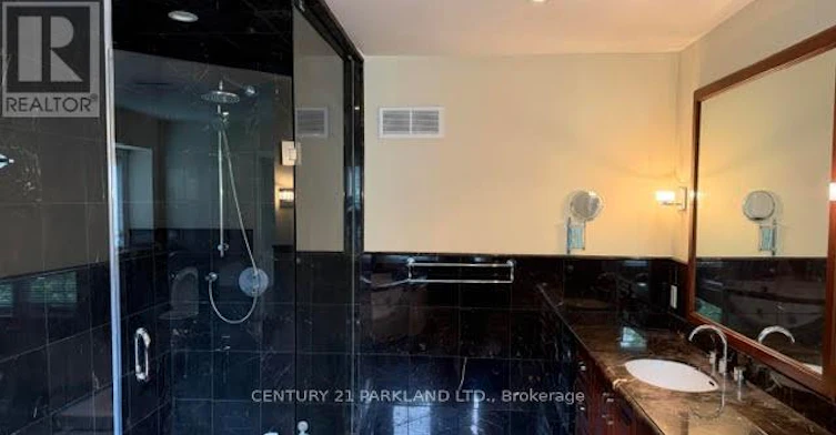 28 Pinnacle Road, Toronto, ON, M2L 2V8 - 24