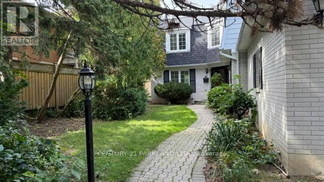 28 Pinnacle Road, Toronto, ON, M2L 2V8 - 2