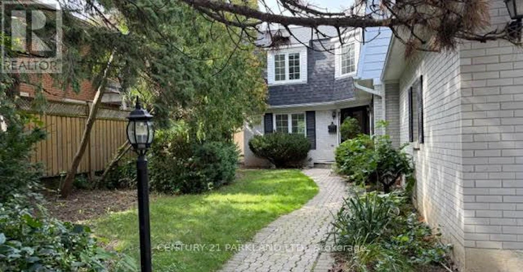 28 Pinnacle Road, Toronto, ON, M2L 2V8 - 2
