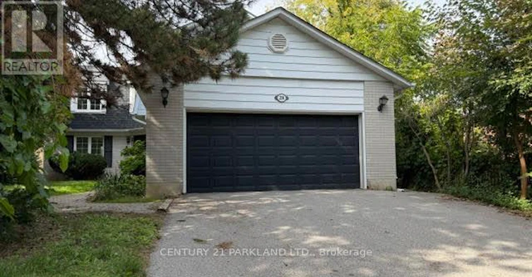 28 Pinnacle Road, Toronto, ON, M2L 2V8