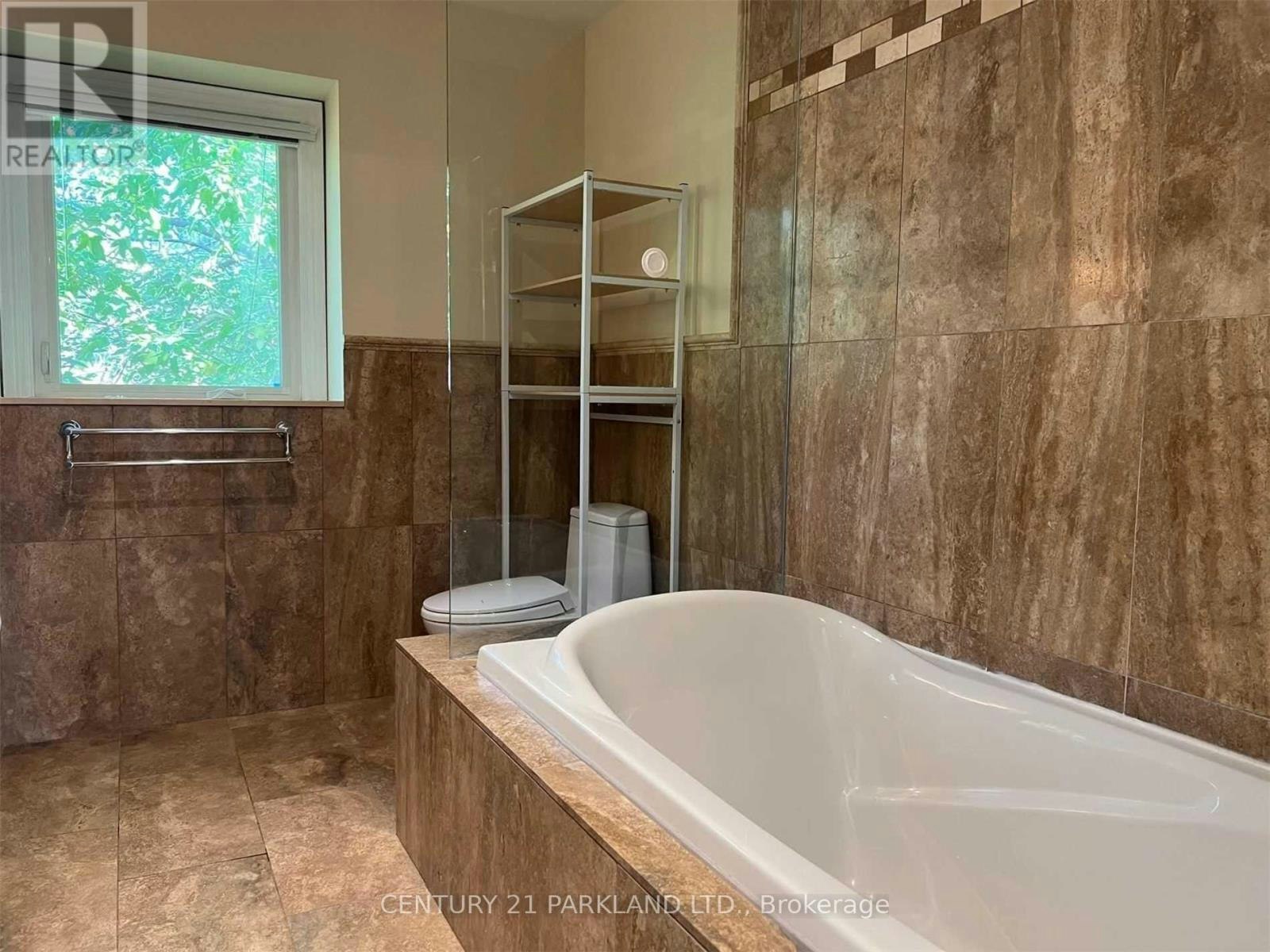 28 Pinnacle Road, Toronto, ON, M2L 2V8 - 32