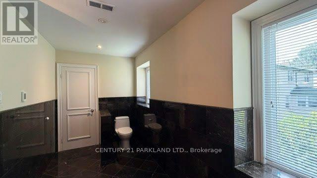 28 Pinnacle Road, Toronto, ON, M2L 2V8 - 25