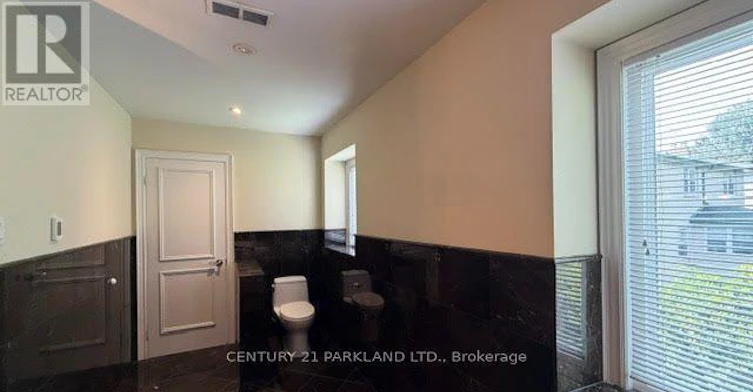 28 Pinnacle Road, Toronto, ON, M2L 2V8 - 25