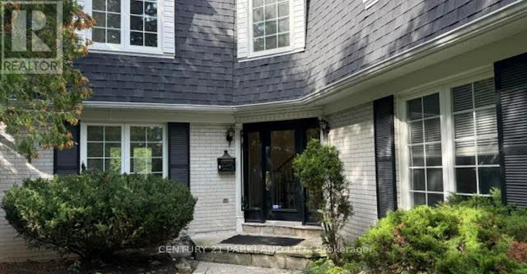 28 Pinnacle Road, Toronto, ON, M2L 2V8 - 4