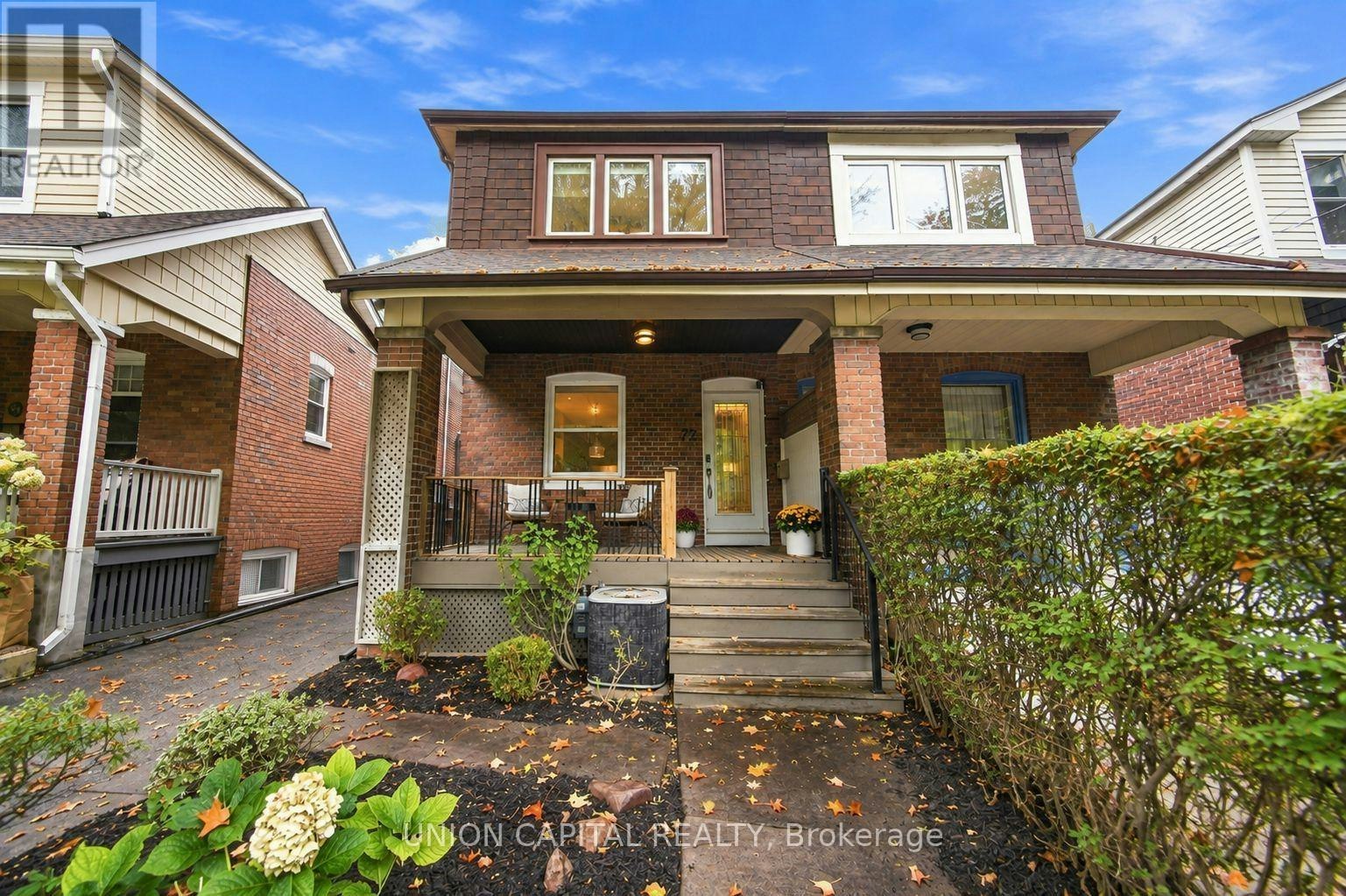 72 Robbins Avenue, Toronto, ON, M4L 1X3