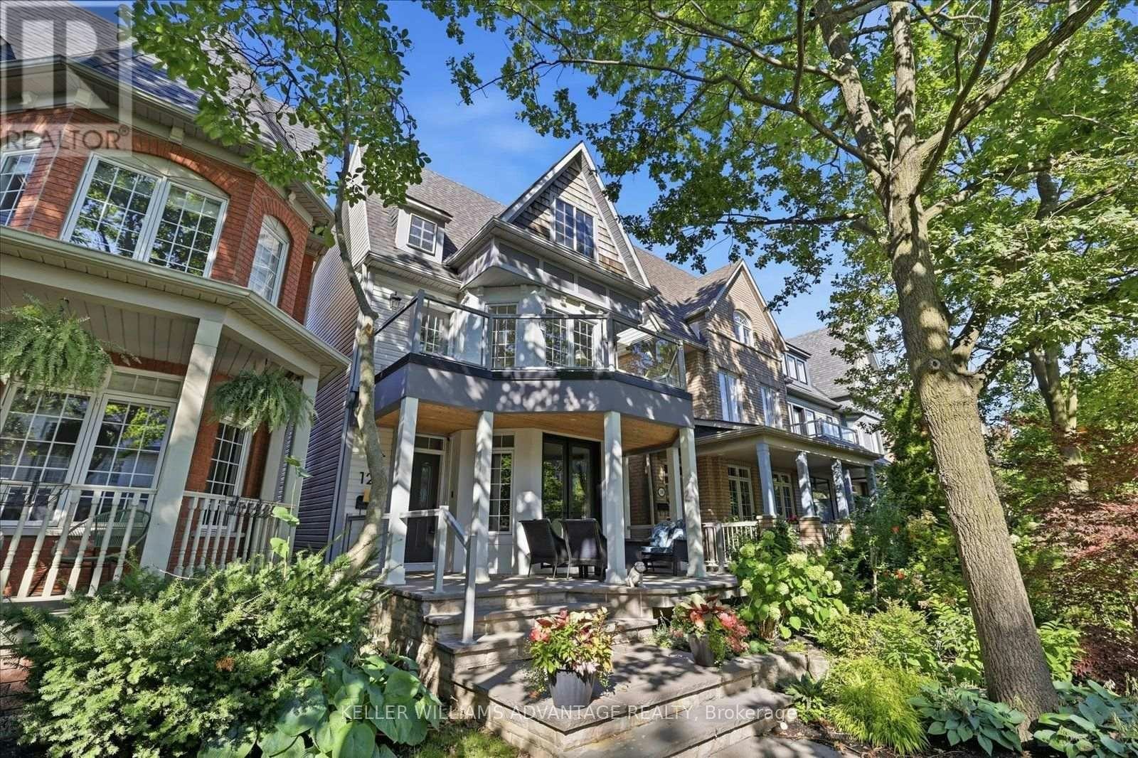 128 Boardwalk Drive, Toronto, ON, M4L 3X4