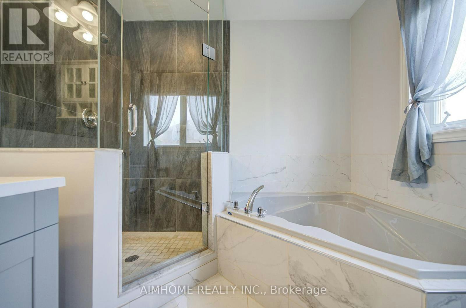 MAIN-28 Kiwi Crescent, Richmond Hill, ON, L4S 2H3 - 30