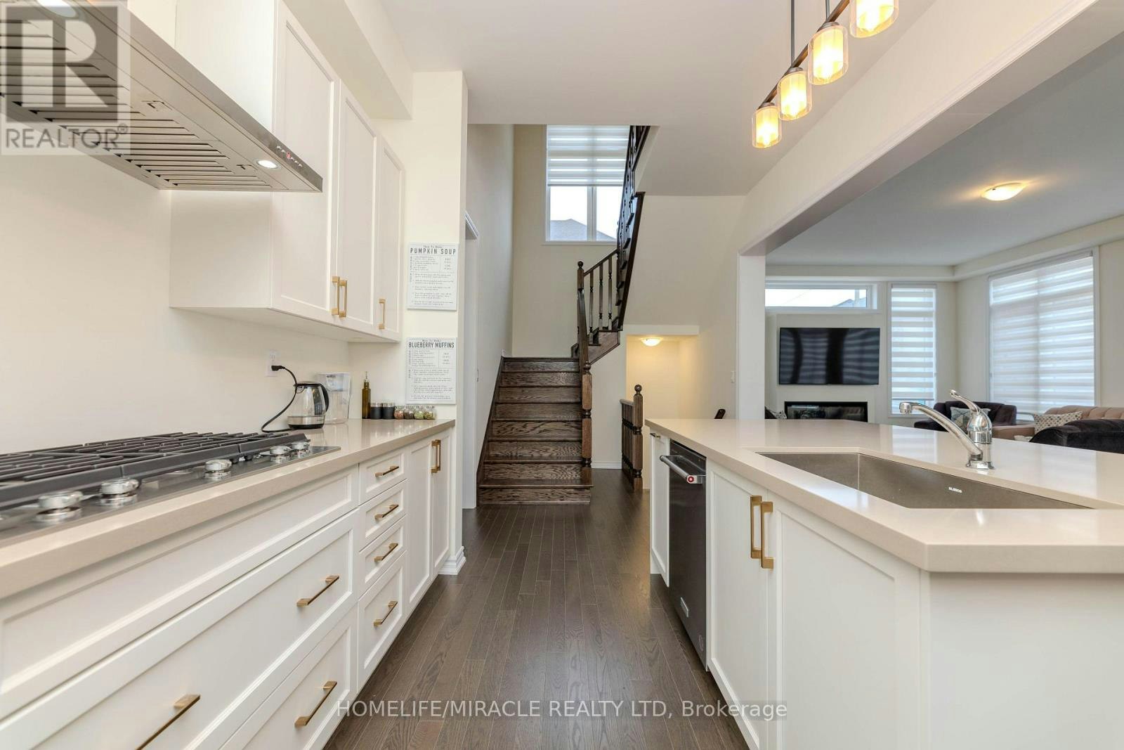 89 Halldorson Avenue, Aurora, ON, L4G 7Z4 - 14