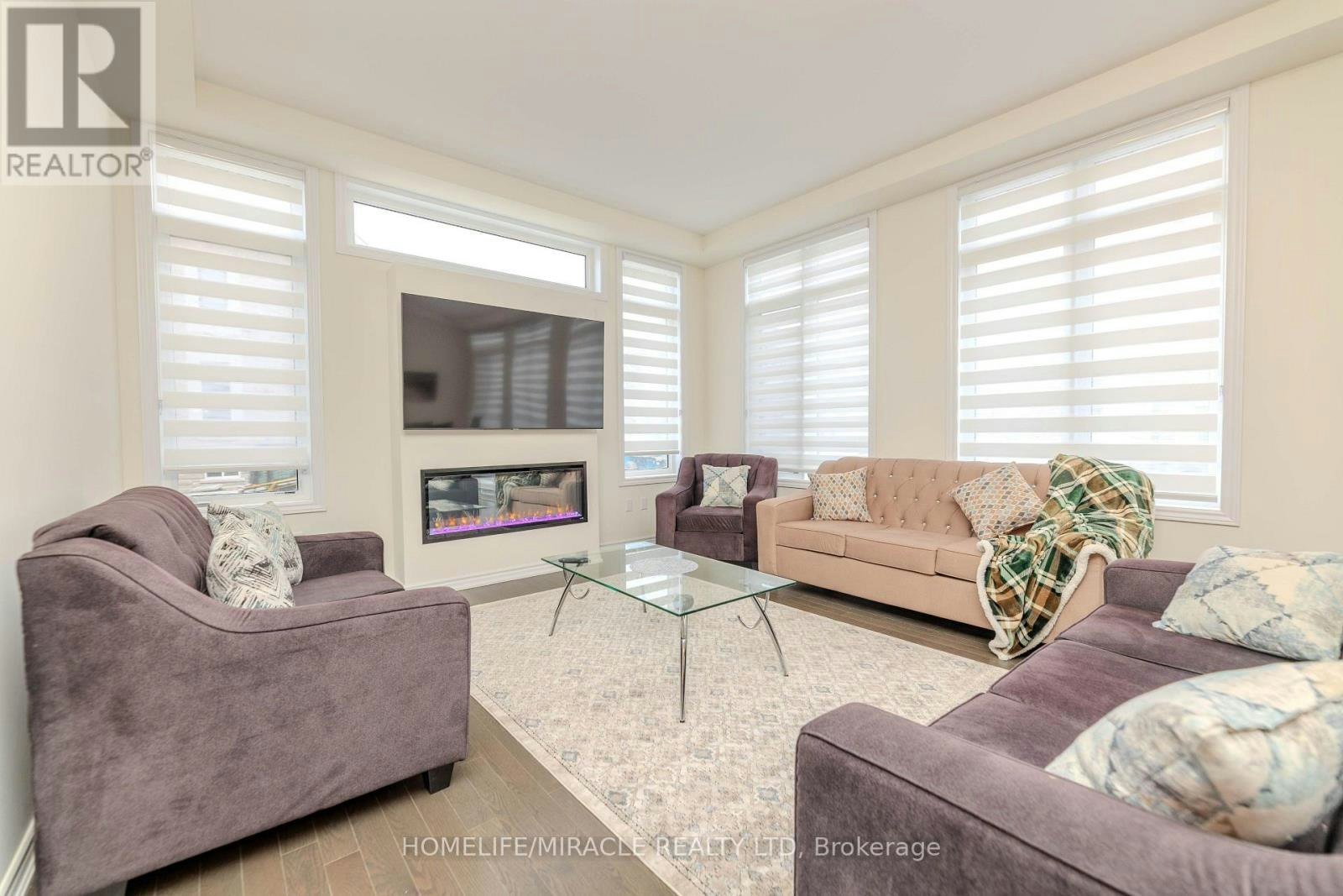 89 Halldorson Avenue, Aurora, ON, L4G 7Z4 - 6