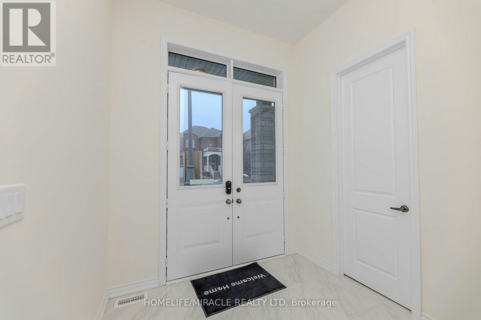 89 Halldorson Avenue, Aurora, ON, L4G 7Z4 - 4