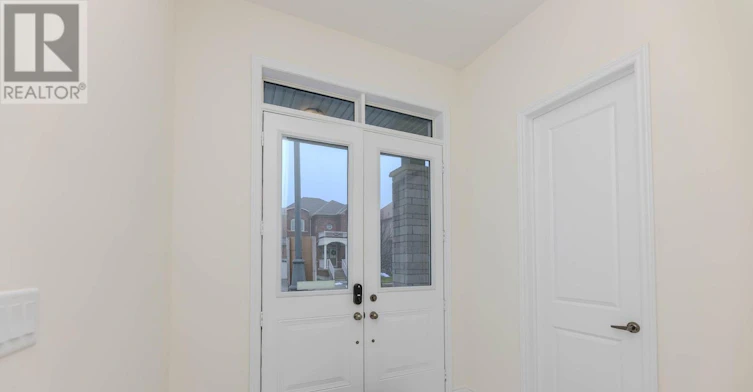 89 Halldorson Avenue, Aurora, ON, L4G 7Z4 - 4