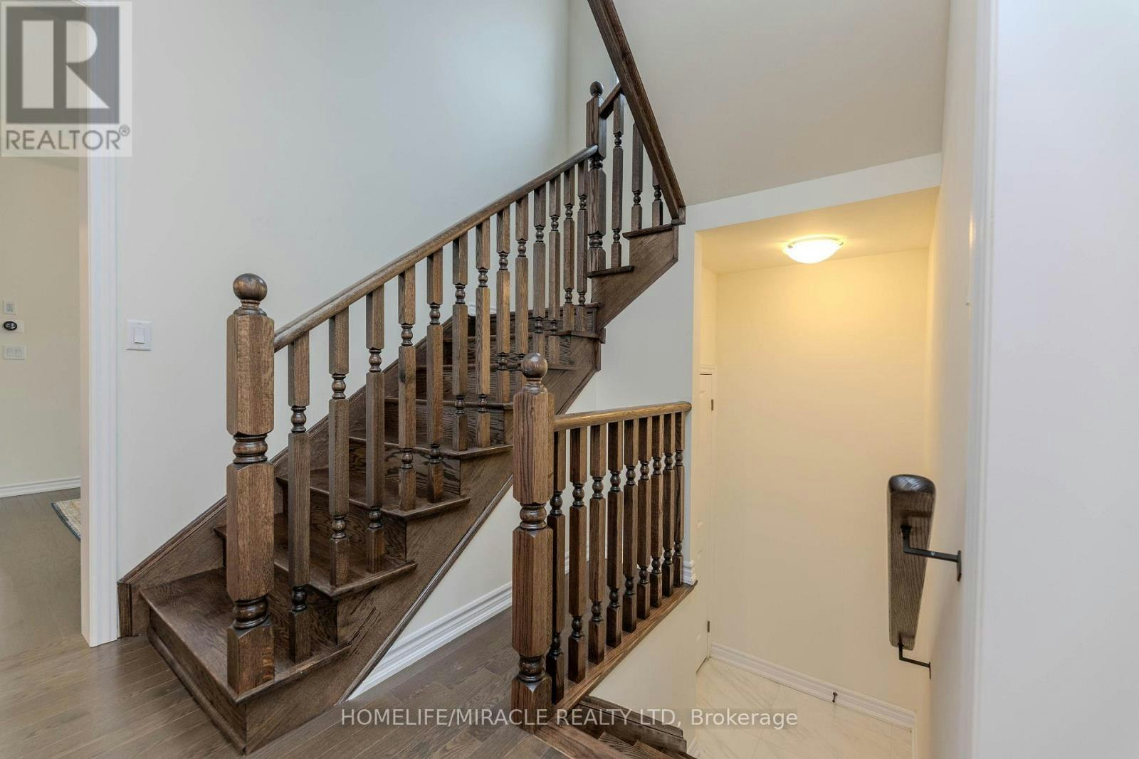 89 Halldorson Avenue, Aurora, ON, L4G 7Z4 - 18