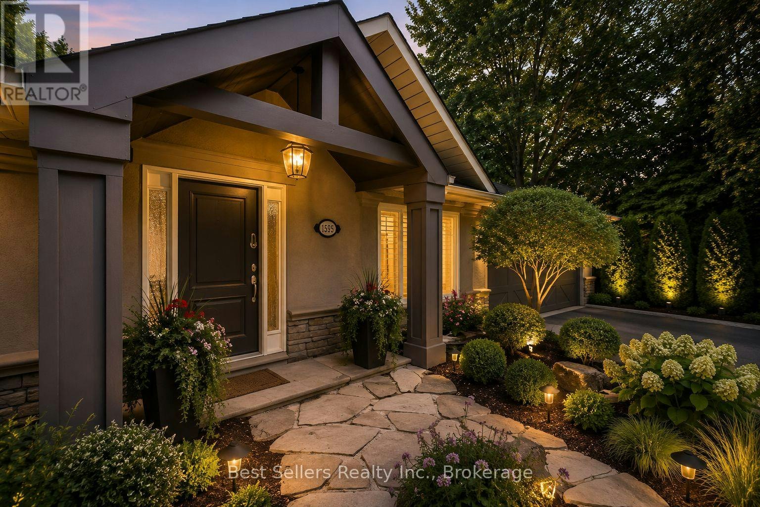 1595 Calverton Court, Mississauga, ON, L5G 2W4