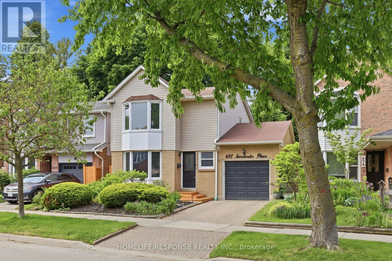 680 Sweetwater Place, Mississauga, ON, L5H 3Y9