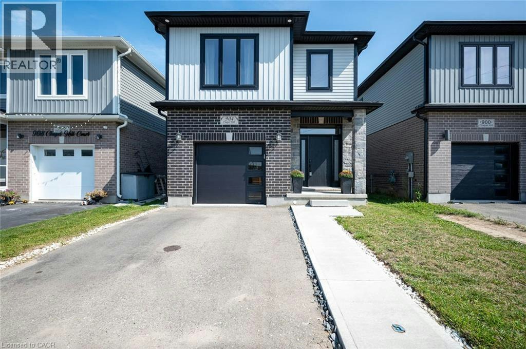 904 Chapel Hill Court, Kitchener, ON, N2R 0P4