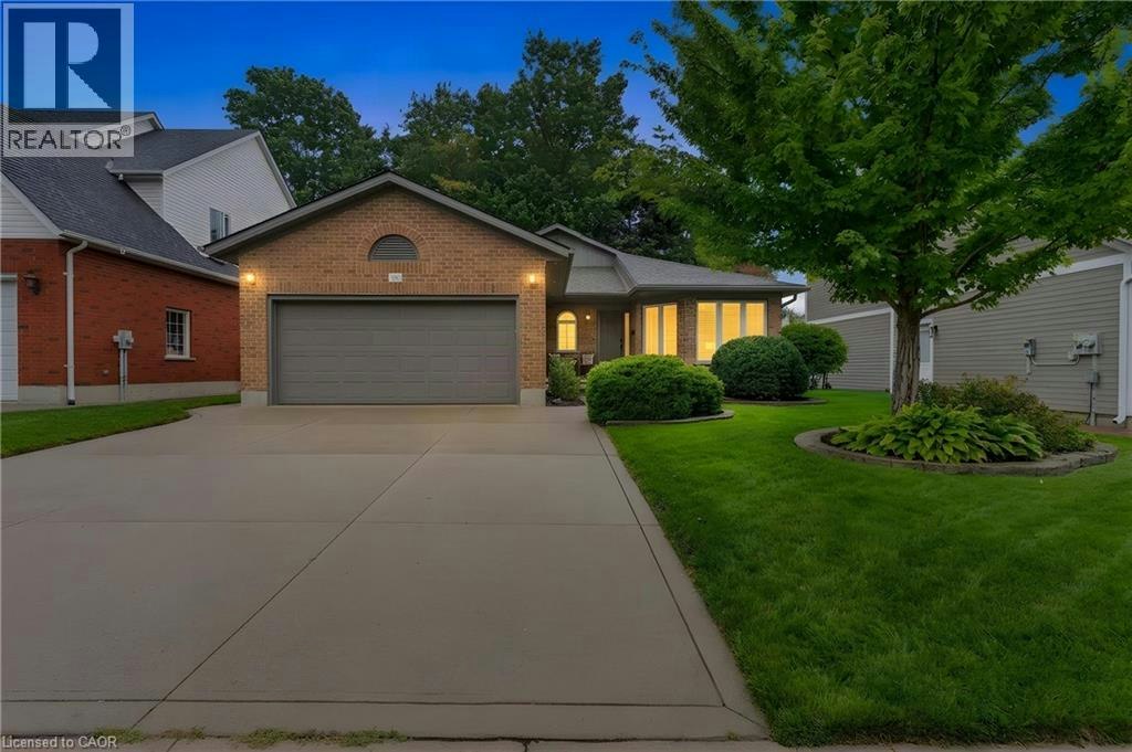 52 Darren Crescent, Cambridge, ON, N3C 3Y9