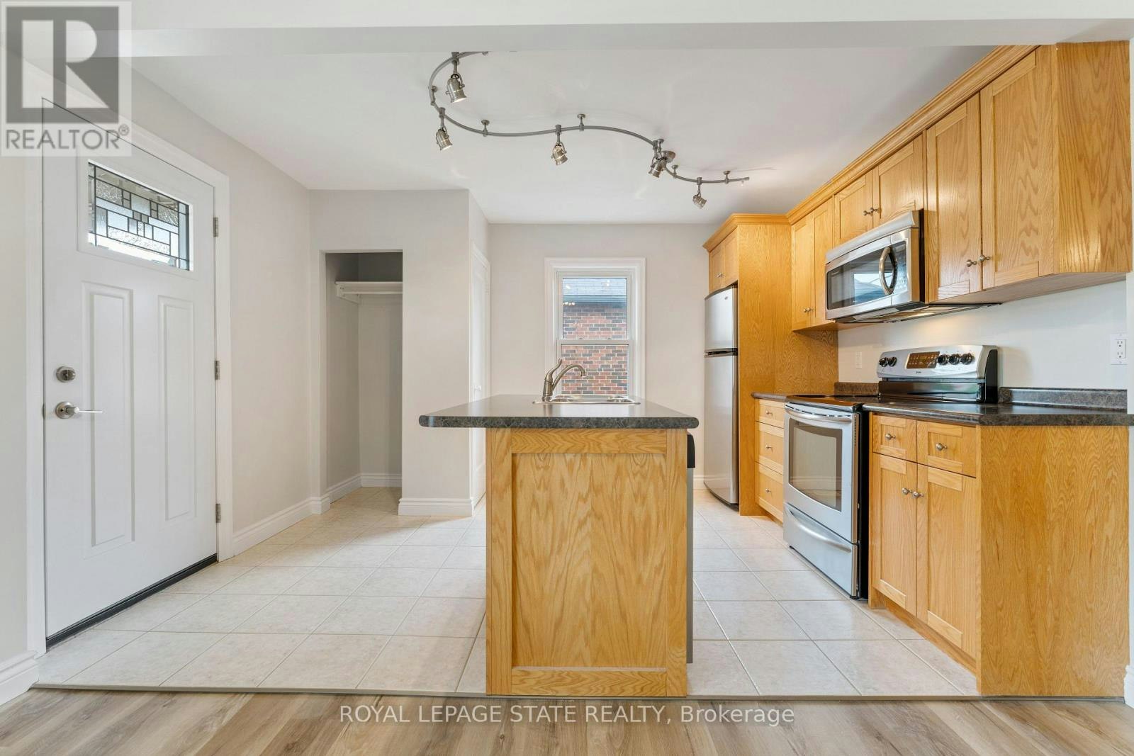 MAIN FLOOR-65 11th Street EAST, Hamilton, ON, L9A 3T3 - 7