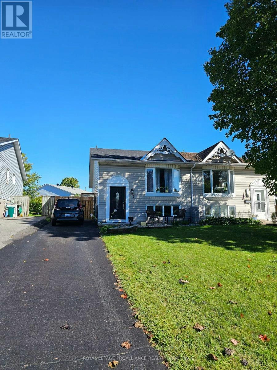 915 Warburton Crescent, Kingston, ON, K7M 8L3