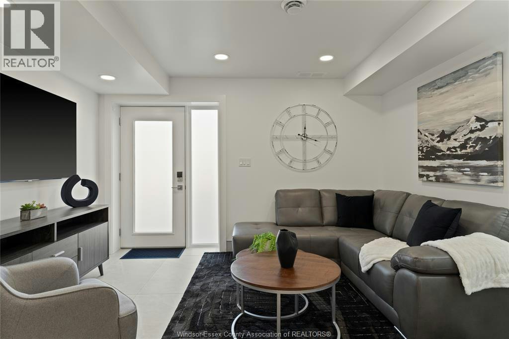 2-171 Robson Road, Leamington, ON, N8H 5R1 - 2