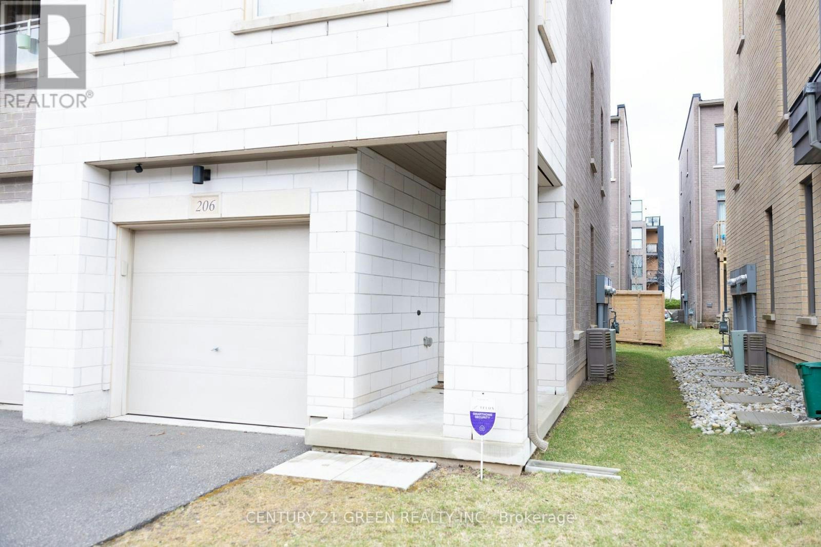 206 Huguenot Road, Oakville, ON, L6H 0L6 - 2