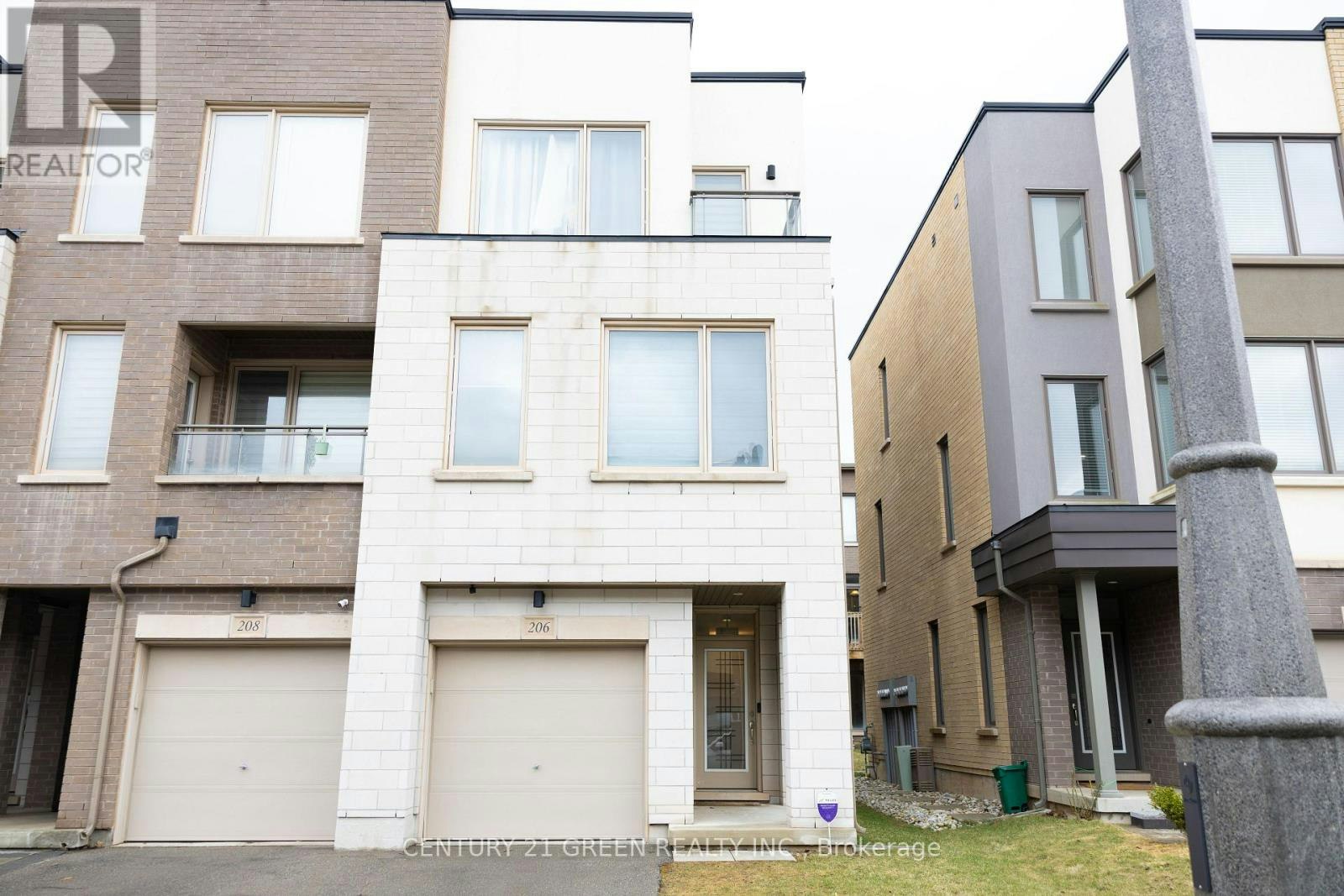 206 Huguenot Road, Oakville, ON, L6H 0L6