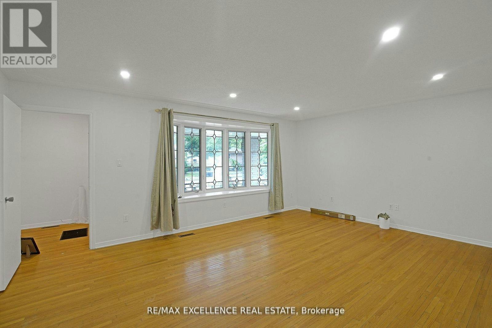 UPPER-1595 Borden Street, London, ON, N5W 2P9 - 5
