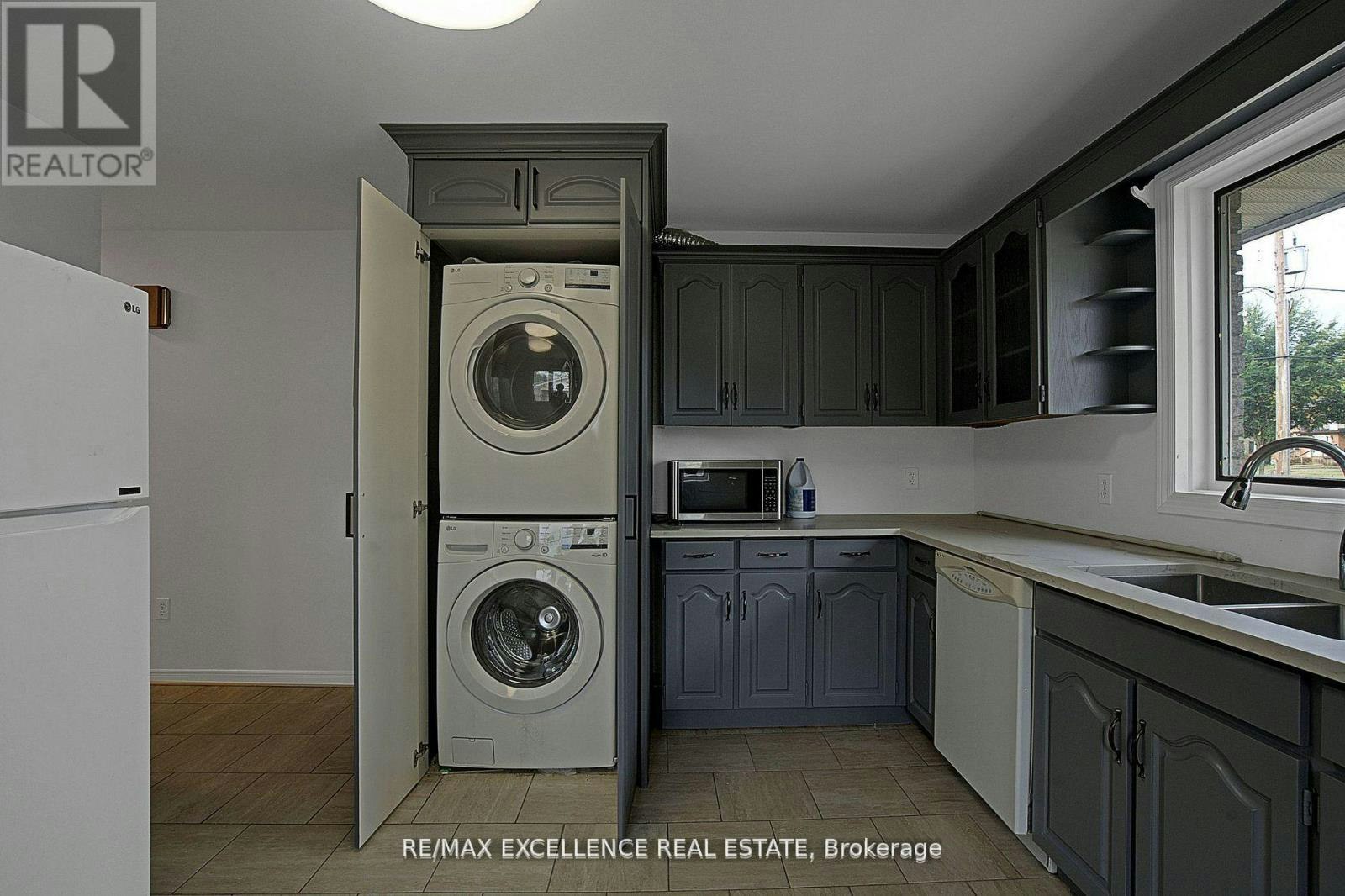 UPPER-1595 Borden Street, London, ON, N5W 2P9 - 24