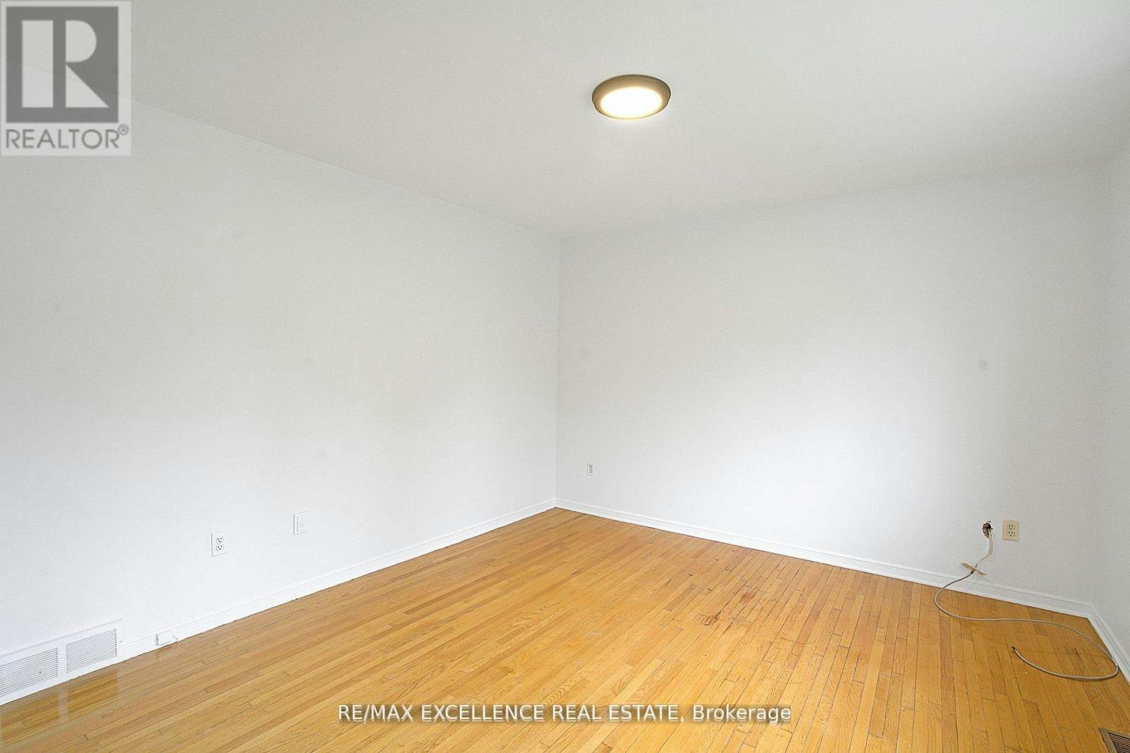 UPPER-1595 Borden Street, London, ON, N5W 2P9 - 11