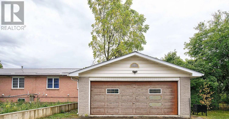 UPPER-1595 Borden Street, London, ON, N5W 2P9 - 3