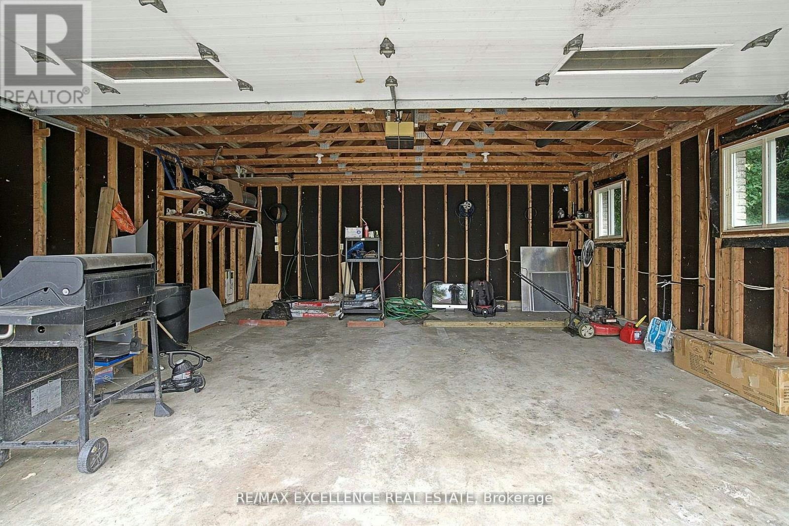 UPPER-1595 Borden Street, London, ON, N5W 2P9 - 23