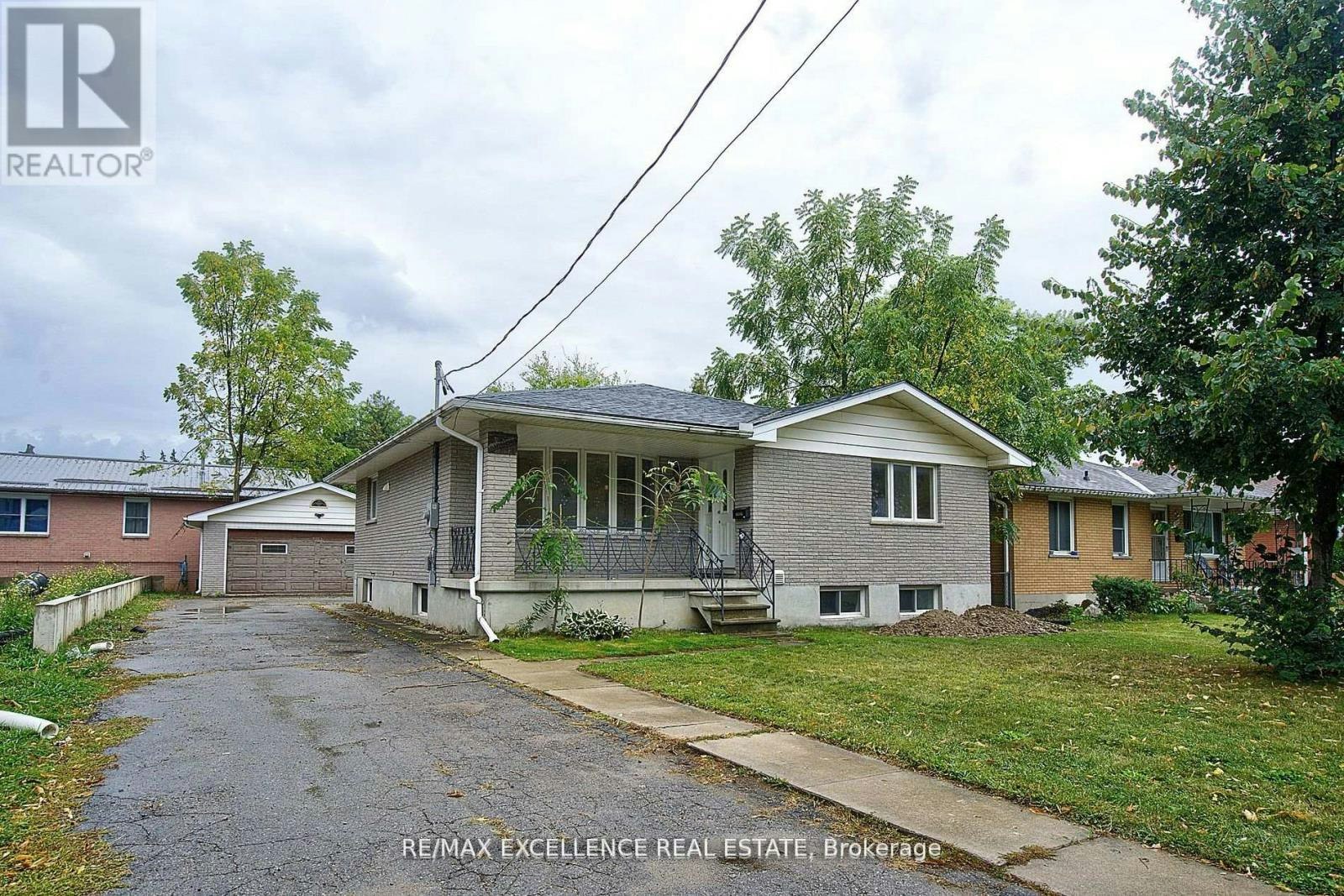 UPPER-1595 Borden Street, London, ON, N5W 2P9 - 2