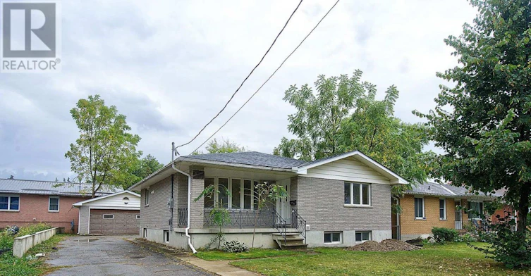 UPPER-1595 Borden Street, London, ON, N5W 2P9 - 2