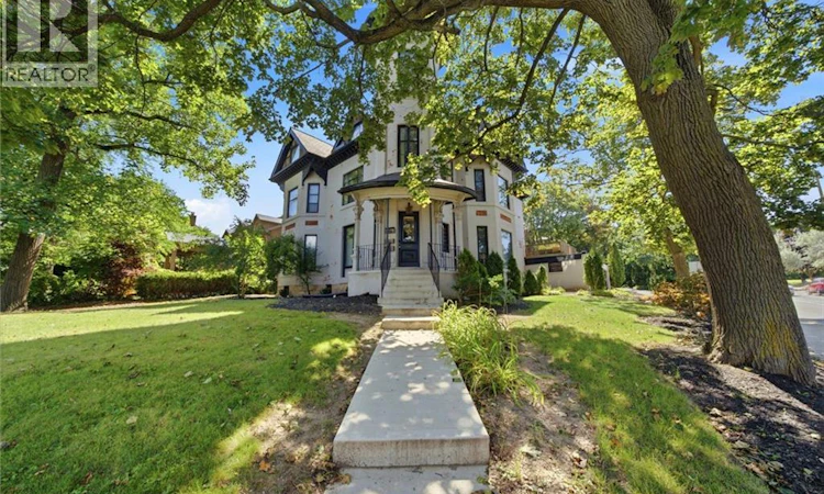 347 Queen Street S