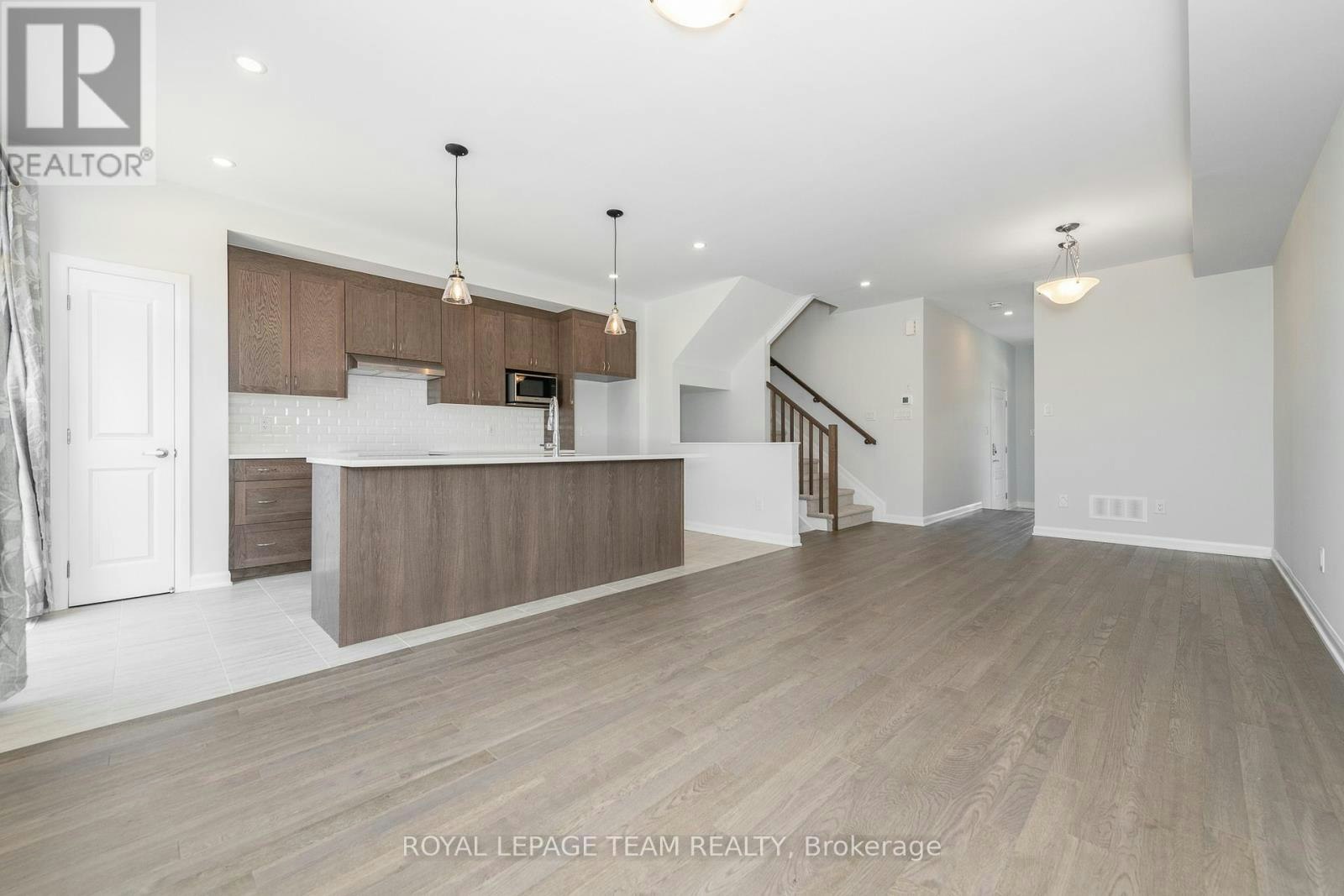 719 Doneraile Walk, Manotick, ON, K2J 7B9 - 6