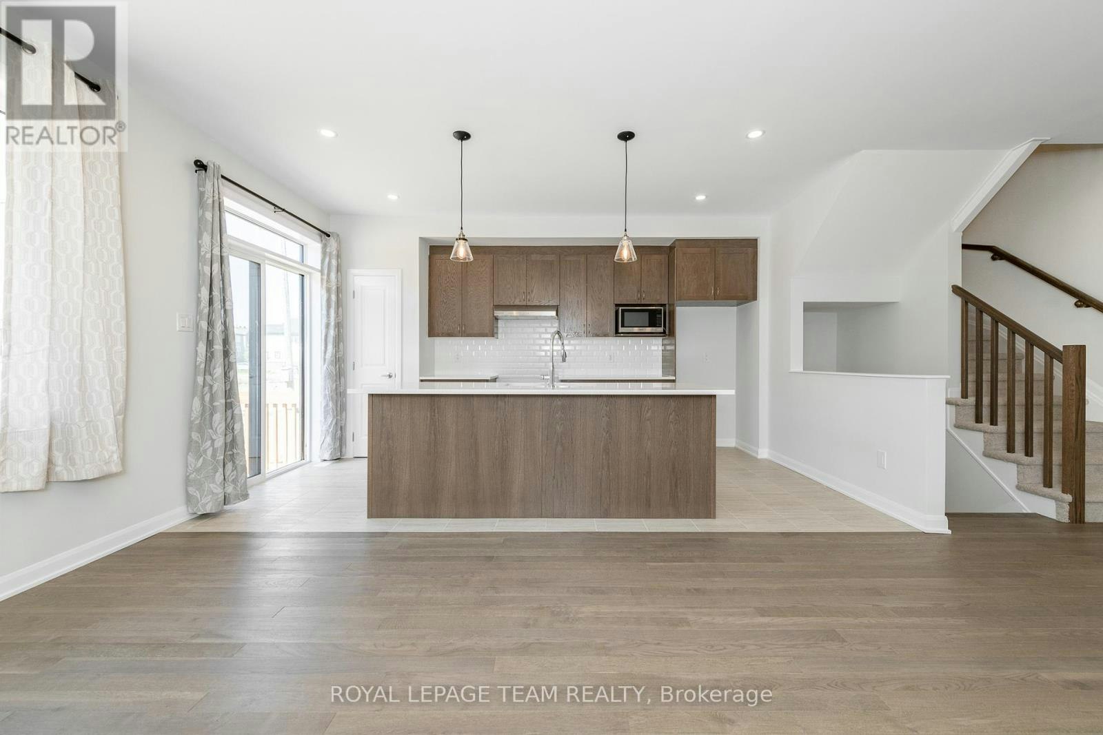 719 Doneraile Walk, Manotick, ON, K2J 7B9 - 7