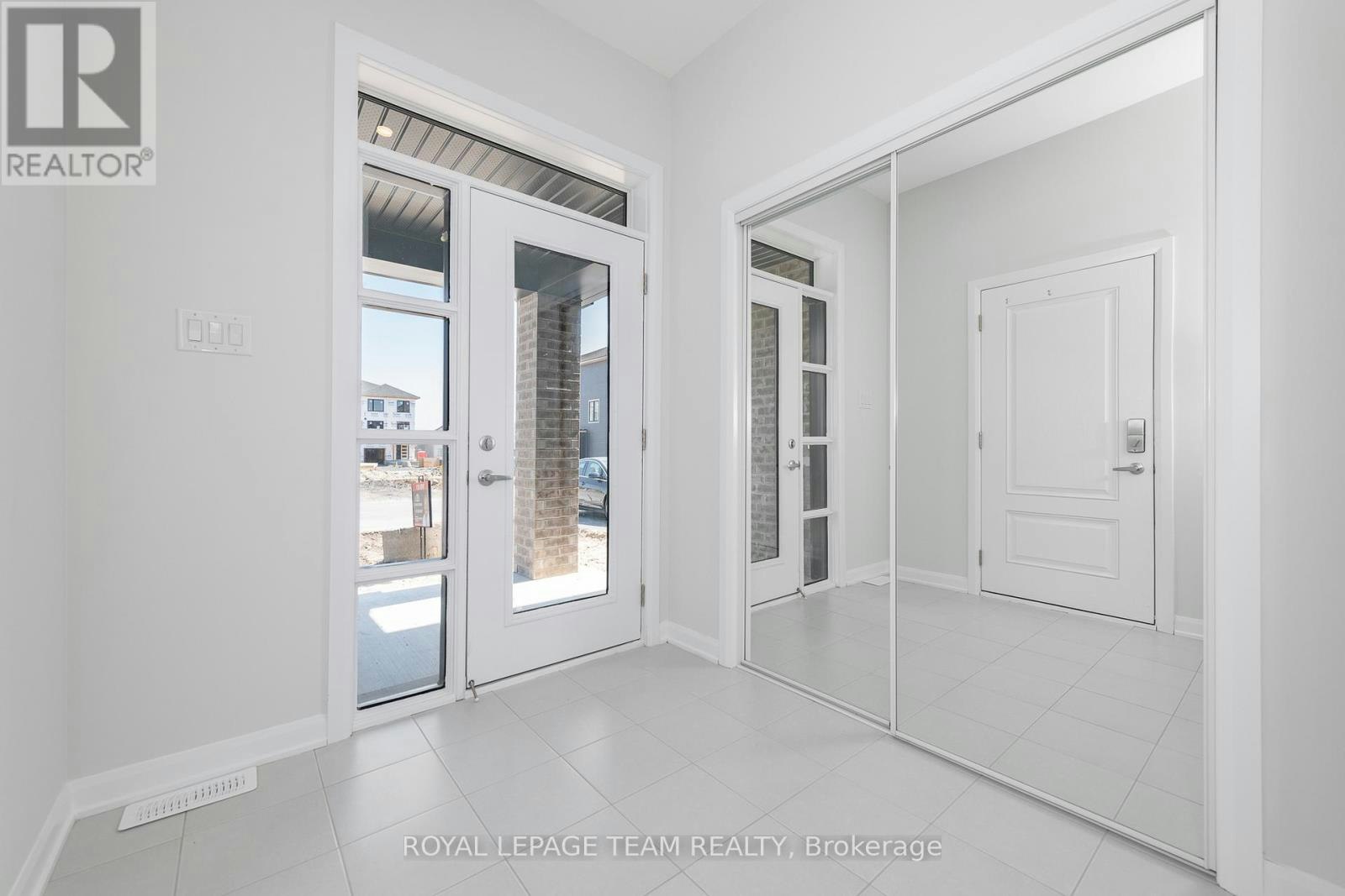 719 Doneraile Walk, Manotick, ON, K2J 7B9 - 2