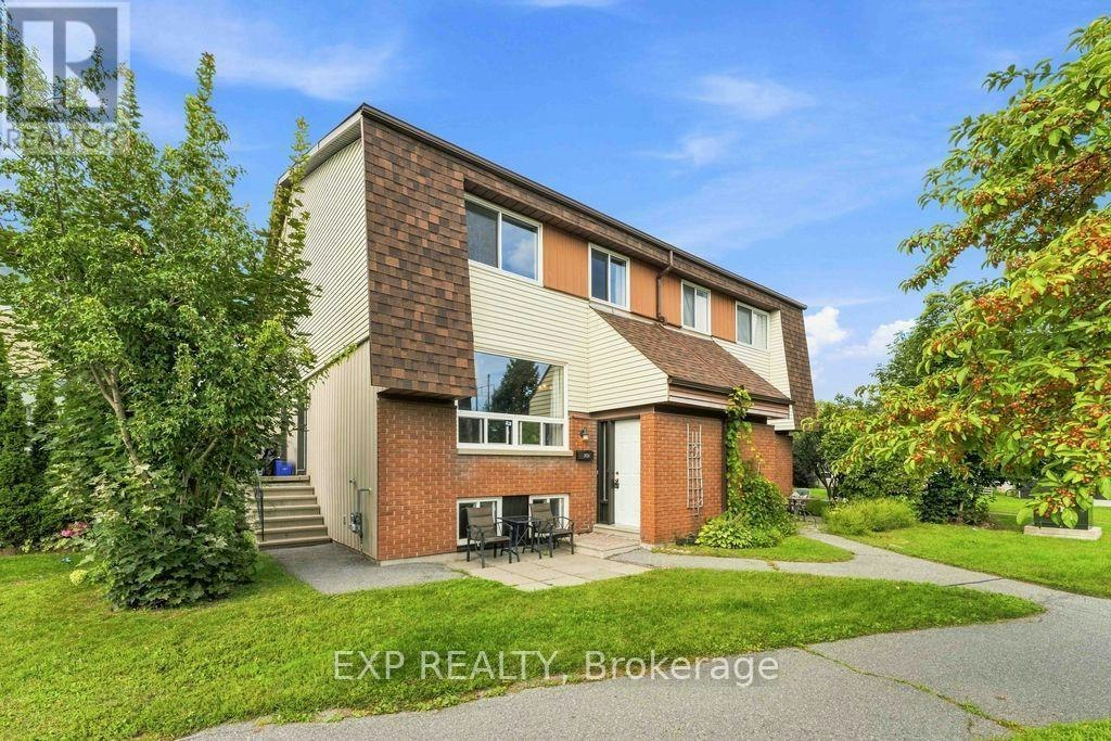 A-30A Woodvale, Ottawa, ON, K2G 4H4