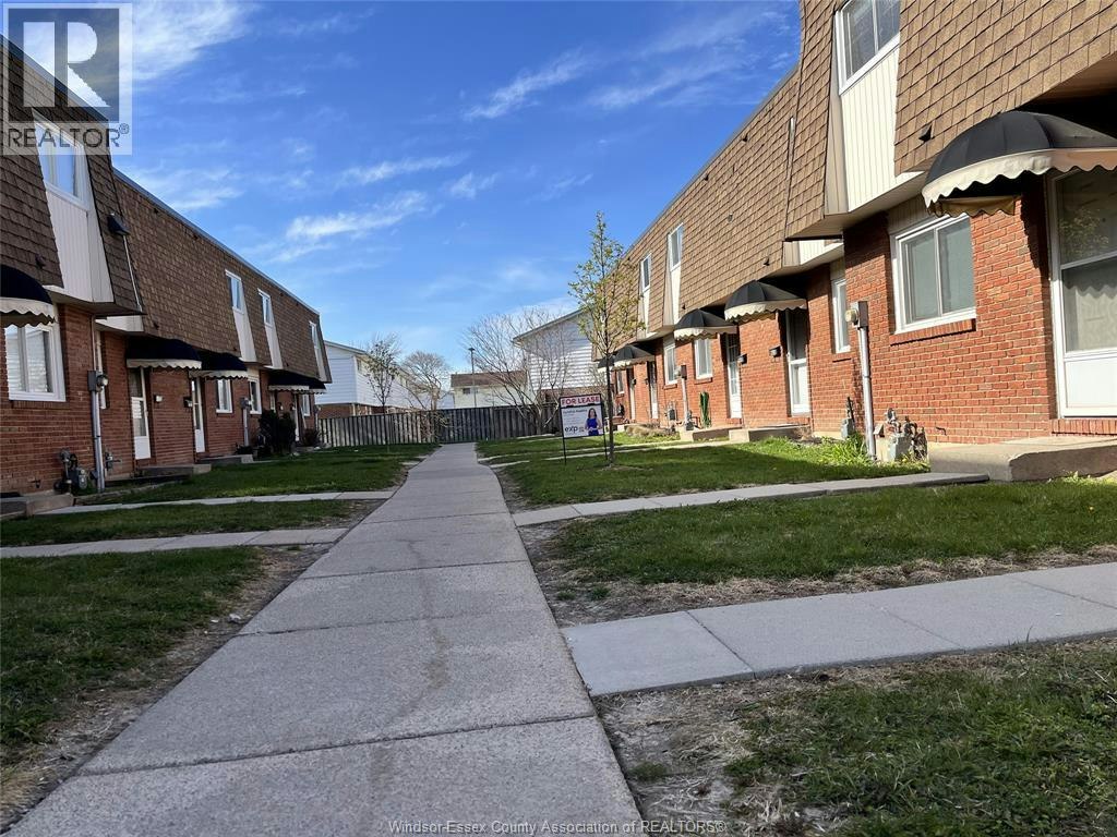 26-5420 Lassaline, Windsor, ON, N8T 1A8 - 2